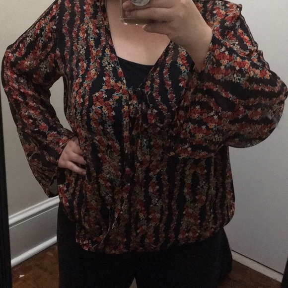 Derek Heart 2X floral pattern long bell sleeve - Picture 6 of 6